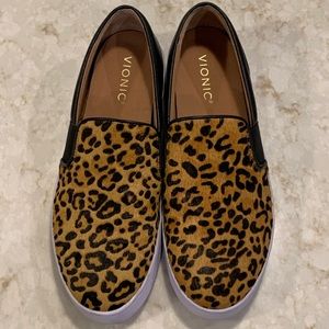VIONIC calves hair shoe size 9